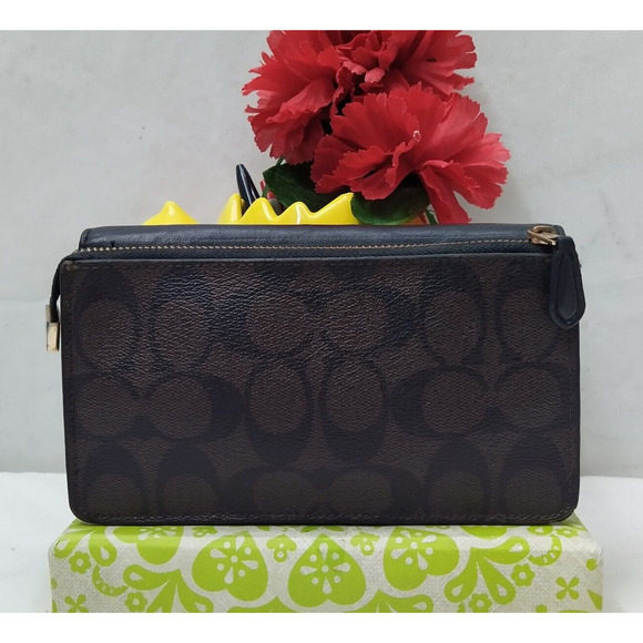 Coach Signature Black Leather Credit Card Wristlet Wallet - Picture 2 of 15